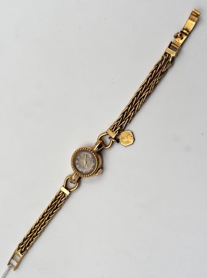 null Lady's BRACELET WATCH in gold with two meshed strands. Gross weight 19 g.