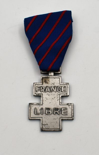 null Medal of voluntary services in Free France, created in 1946, in silver plated...