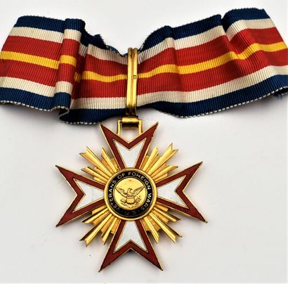 null Croix américaine de commandeur des vétérans étrangers, en bronze doré, émaillée...