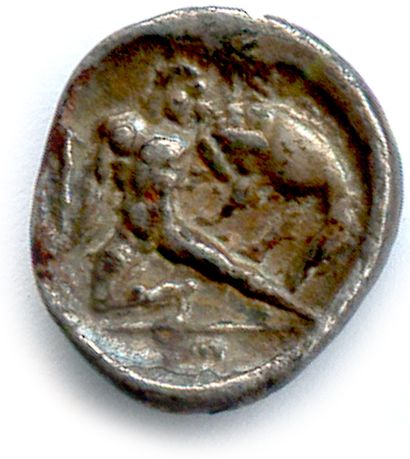null CALABRIA - TARANTO 380-334

Head of Athena wearing a winged helmet. 

R/. Hercules...