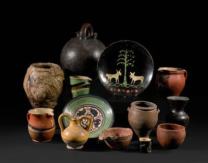 null Lot of about twelve pieces, mainly in Savoyard earthenware.