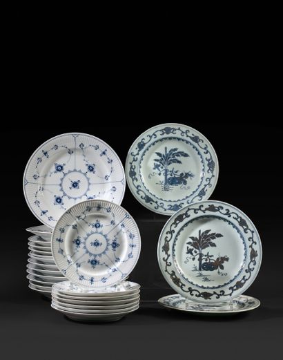 null Part of ROYAL COPENHAGEN service in blue and white porcelain comprising about...