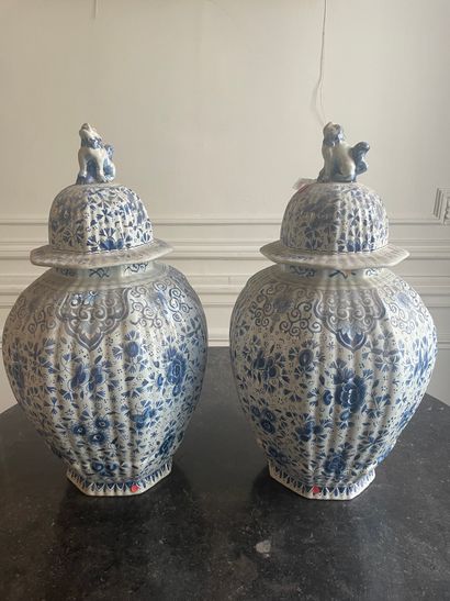 DELFT DELFT: PAIR OF POTS in earthenware (chips). Height. 44 cm