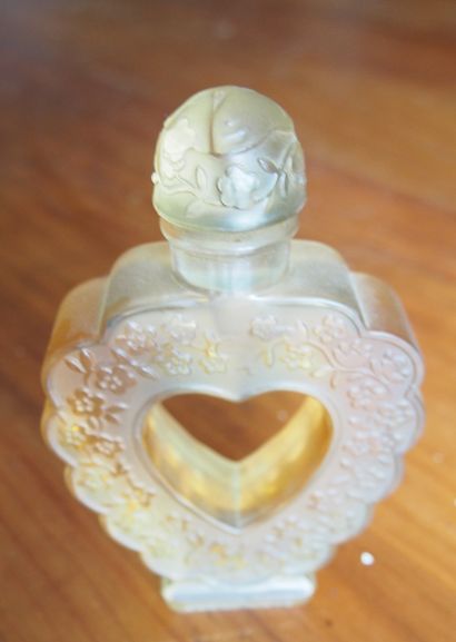 NINA RICCI NINA RICCI: Perfume bottle "Heart of Joy" in Lalique crystal.