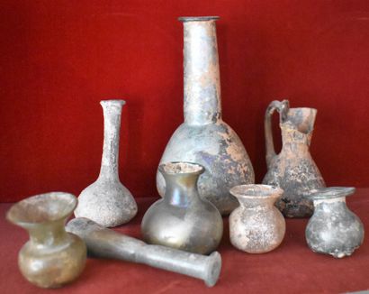 null LOT OF GLASSES of excavation (approximately eight parts) of which a lachrym...