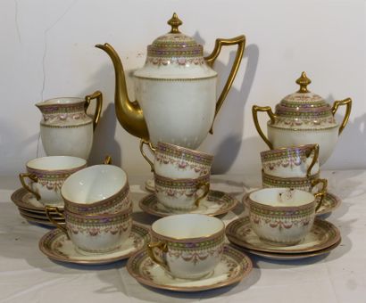 null PART OF TEA SERVICE in porcelain of Limoges with decoration of garlands and...