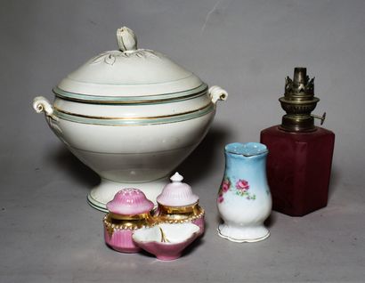 null LOT of porcelain: Soup tureen, sprinkler, spice set, oil lamp.