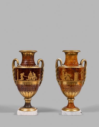 null Sèvres : Paire de vases à bandeau en porcelaine dure nommés vases serpents Leriche,...