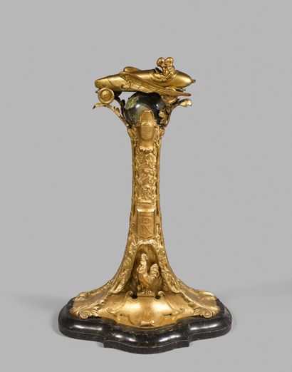 null HARTFORD cup of the Grand Prix Automobile de Provence.
Gilded bronze and green...