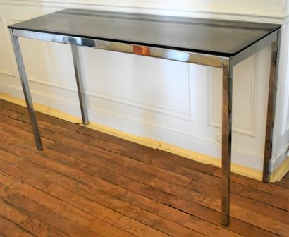 null Rectangular chrome-plated steel CONSOLE with smoked glass top. Height 70 - Width...