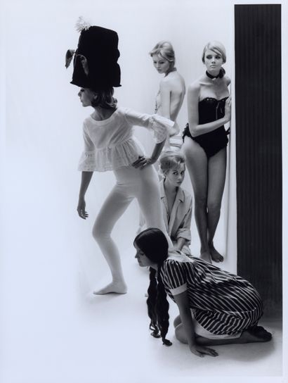 SAM HASKINS (1929-2009) FIVE GIRLS
Five Girls front Cover, 1961.
Photographic print....