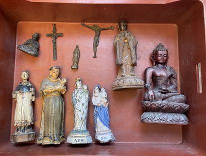 null LOT DE PIETE : Deux Vierges à l'Enfant en faïence polychrome, deux saints personnages...