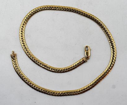 null Flexible flat necklace in gold (750). Length 42 cm - Weight 18.6 g.
