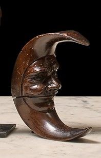 null Nutcracker in fruitwood, in two hinged parts depicting a man's head in the moon.
in...
