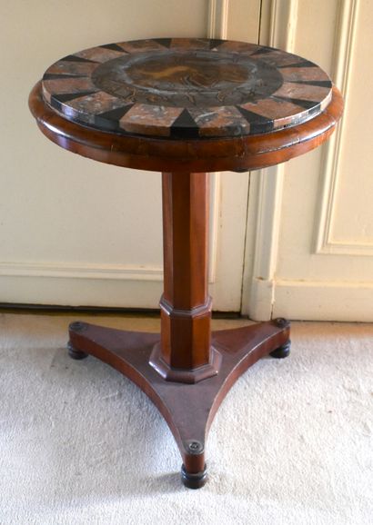 null Tripod GUERIDON, marble and onyx top. Height 69 - Diameter 54 cm