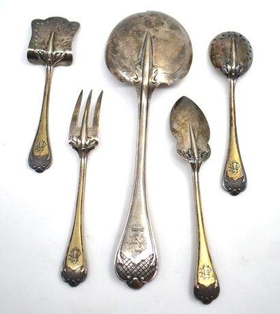 null SILVER LOT: FOUR PIECES candy tail model, spatula guillochée and numbered DP...