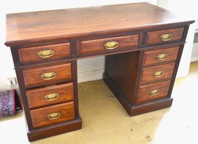 null Stained wood pedestal desk. English style. Height 77 - Width 121 - Depth 59...