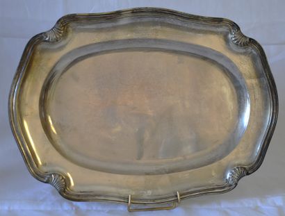null J. FONTAN BORDEAUX: Polylobed silver platter with shells. Length 42 - Width...