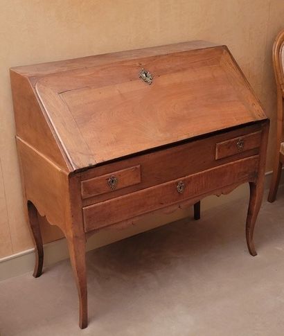 null Rectangular donkey's back desk in natural wood, opening to three drawers on...