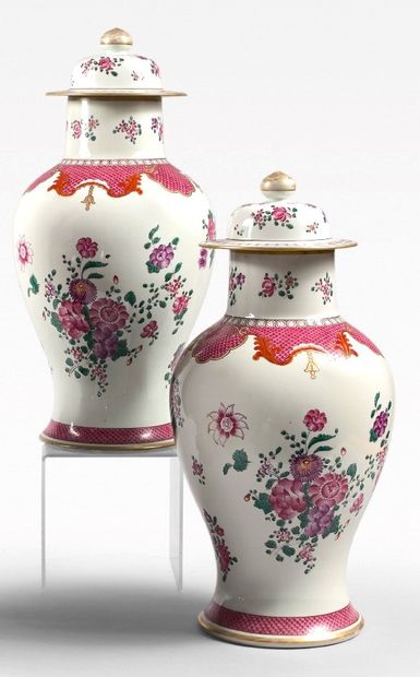 null * PAIR OF PORCELAIN COVERS decorated with scales and pink flowers. Circa 1900....