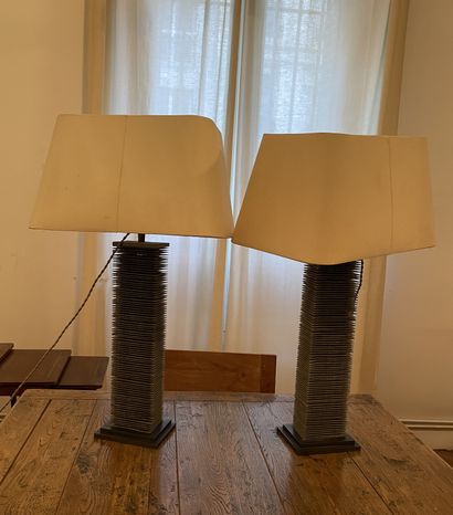 null PAIR OF LAMP LEGS in sheet metal. Height: 44 cm