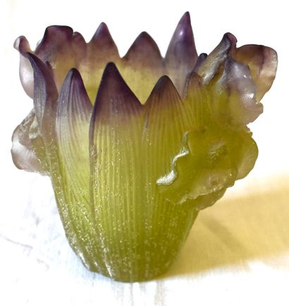 null DAUM France: Corolla VASE in yellow and violet pâte de verre. Signed. Height:...