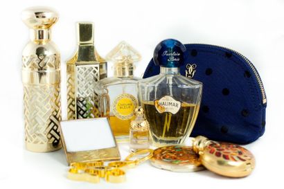 VÊTEMENTS & acc. GUERLAIN

ENSEMBLE de flacons de parfum (trois vaporisateurs SHALIMAR,...