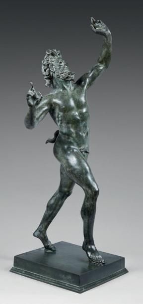 null Statuette de faune dansant, d'après l'Antique. Bronze à patine verte de fouille....