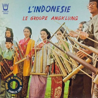 ASIE Huit disques 30 cm et deux disques 25 cm dont: Indonésie, Philippines, Thaillande,...