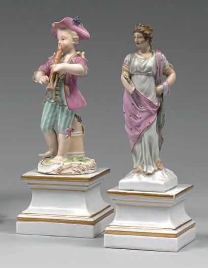 null Deux statuettes en porcelaine, l'une représentant Junon,
Berlin, XVIIIe siècle...