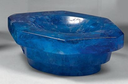François DECORCHEMONT (1880-1971) Salière octogonale en pâte de verre bleu opalescent...