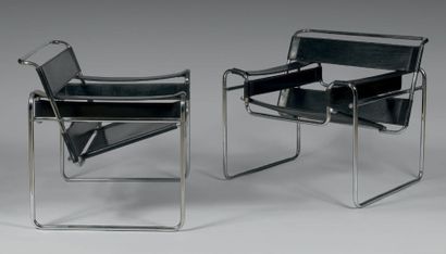 Marcel Breuer (1902-1981) Paire de fauteuils Wassily tubulaire chrome et cuir. Édition...