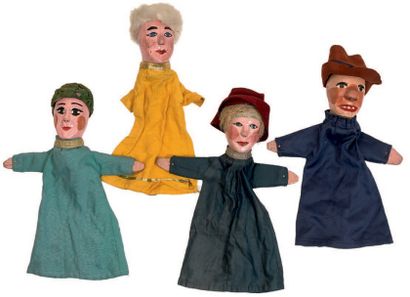 null Quatre marionnettes à main d'un théâtre de Guignol.
Tête en bois polychrome...