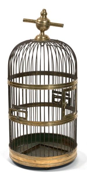 null Cage à perroquet à barreaux en fer et garnitures en laiton. En forme de tour...
