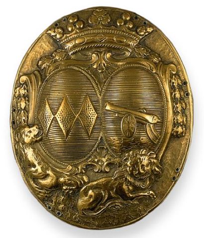 null Plaque de garde-chasse gravée d'armoiries d'alliance, de forme ovale, en bronze...
