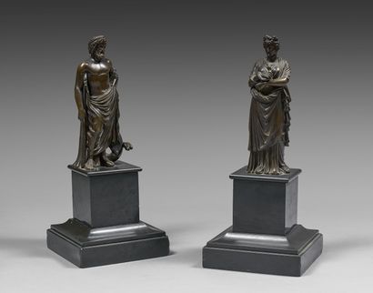 null Paire de bronzes : Ulysse et Pénélope, socles en marbre noir.
XIXe siècle.
Haut....