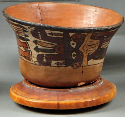 null Bol évasé. Céramique à décor polychrome de «Démons-Chats». Pérou, Nazca moyen...