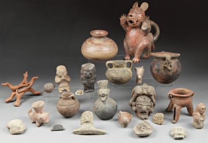 null Lot de céramiques préhispaniques. Vases du Pérou. Têtes et statuettes de l'Equateur....