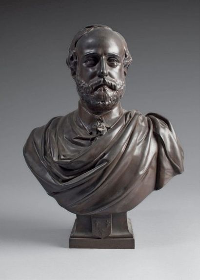  HENRI, comte de Chambord Buste en bronze à patine brune, le représentant drapé d'une...