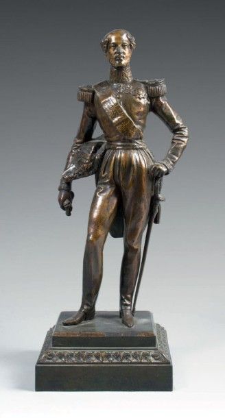  FERDINAND, duc d'Orléans Statue en fonte à patine dorée, reposant sur un socle carré...