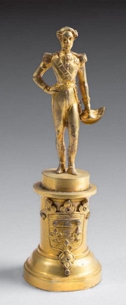  FERDINAND, duc d'Orléans Statuette en bronze doré, reposant sur un socle-colonne...