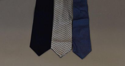 null GIORGIO ARMANI : Environ vingt-six cravates en soie imprimée.