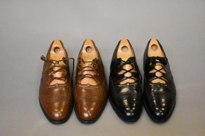 null John LOBB : Deux paires de souliers en cuir marron et noir. Taille 7 1/2 (état...