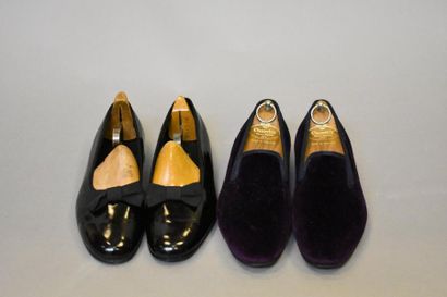 null NEW & LINGWOOD : Paire de slippers et paire de souliers de smoking en cuir noir....