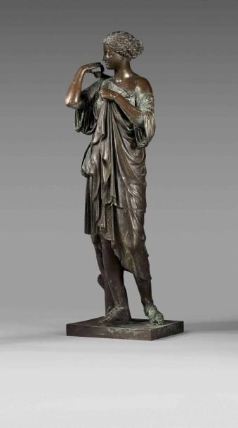 null Statuette en bronze à patine médaille représentant la Diane de Gabiès. Fonte...