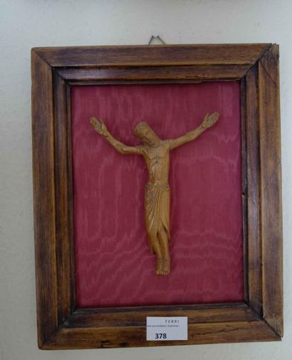 null Christ de croix en buis sculpté. 

Haut. 15 cm