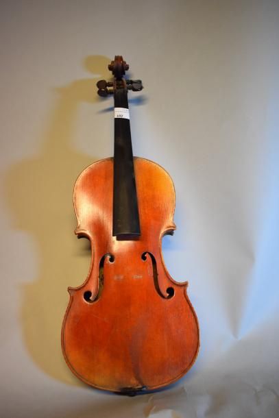 null VIOLON, porte une étiquette apocryphe ''Antonius Stradivarius / Maurice MERMILLOT...