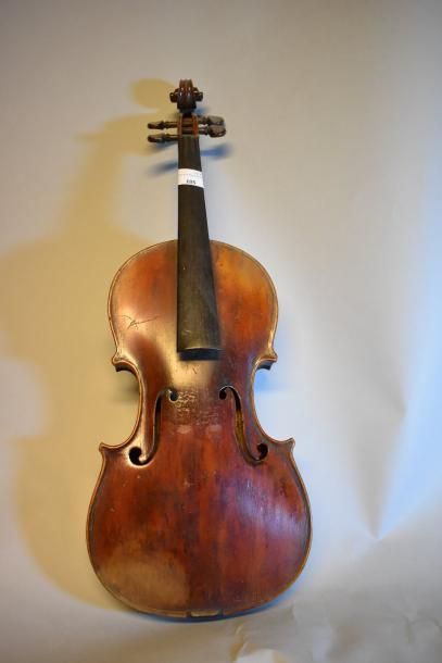 null VIOLON, porte une marque au fer et une étiquette apocryphe "H. DERA ZEY / à...