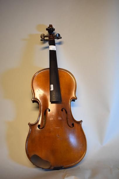 null VIOLON, porte une étiquette apocryphe ''Copie de Bergonzi / faite dans l'atelier...