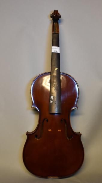 null VIOLON, porte une marque au fer et une étiquette apocryphe de ''J. LAVEST/ année...